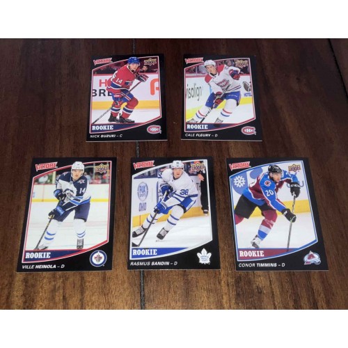 2019-20 Upper Deck National Hockey Card Day Canada Victory Black Rookies Série Complète