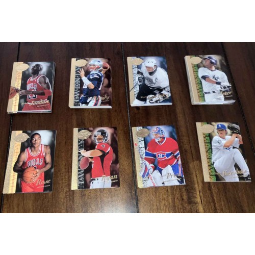2008 Upper Deck 20ième Anniversaire Multisport Série Complète